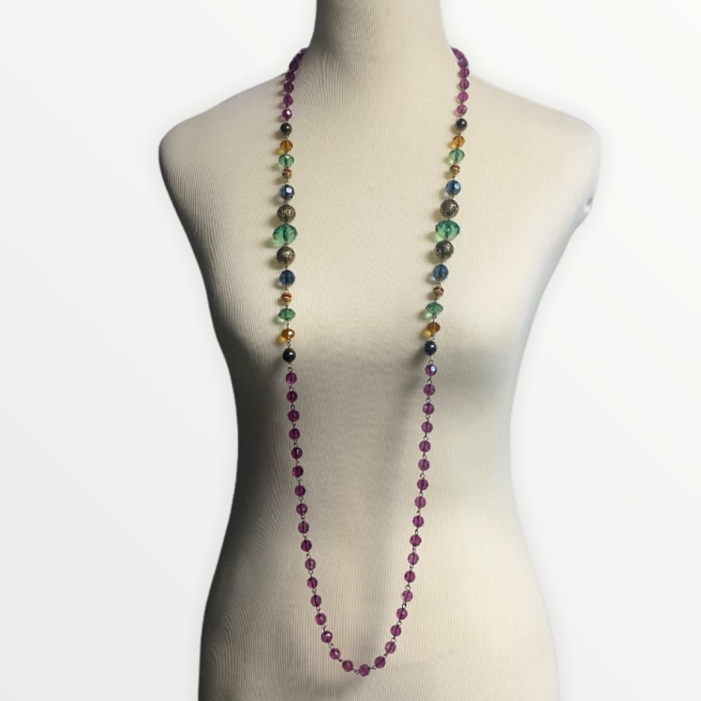 Elegant long multi color necklace 🧩